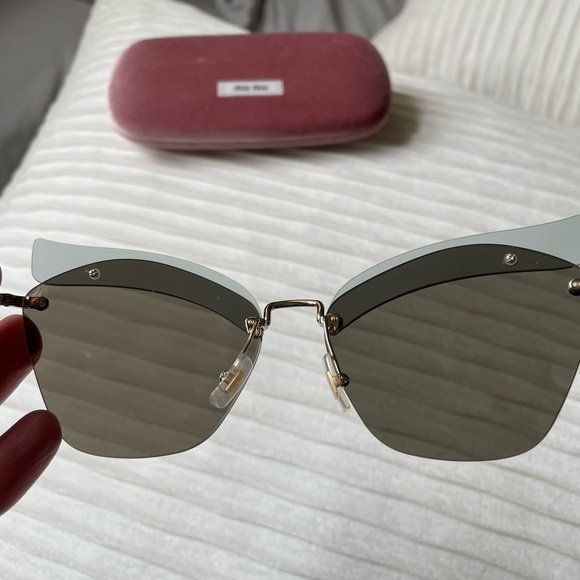 Miu Miu SMU56T Catwalk butterfly shaped Sunglasses EUC - Picture 13 of 16